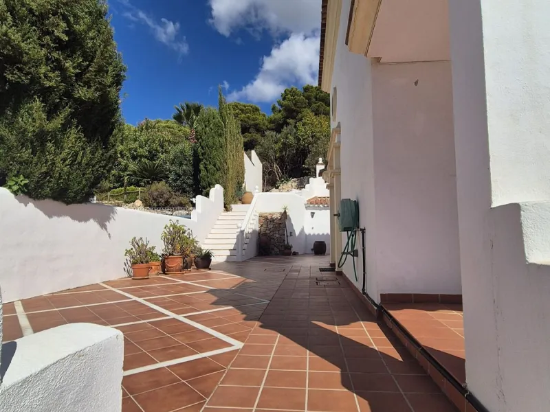 For Sale this very well maintained semi detached house in Alhaurín Golf, Alhaurín el Grande.