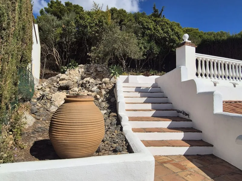 For Sale this very well maintained semi detached house in Alhaurín Golf, Alhaurín el Grande.