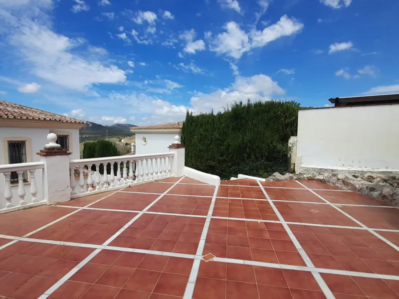 For Sale this very well maintained semi detached house in Alhaurín Golf, Alhaurín el Grande.