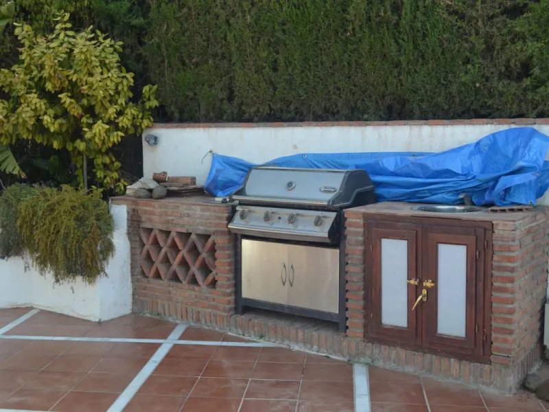 For Sale this very well maintained semi detached house in Alhaurín Golf, Alhaurín el Grande.