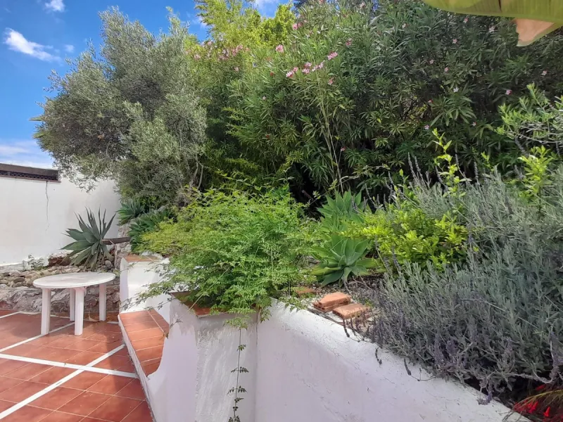 For Sale this very well maintained semi detached house in Alhaurín Golf, Alhaurín el Grande.