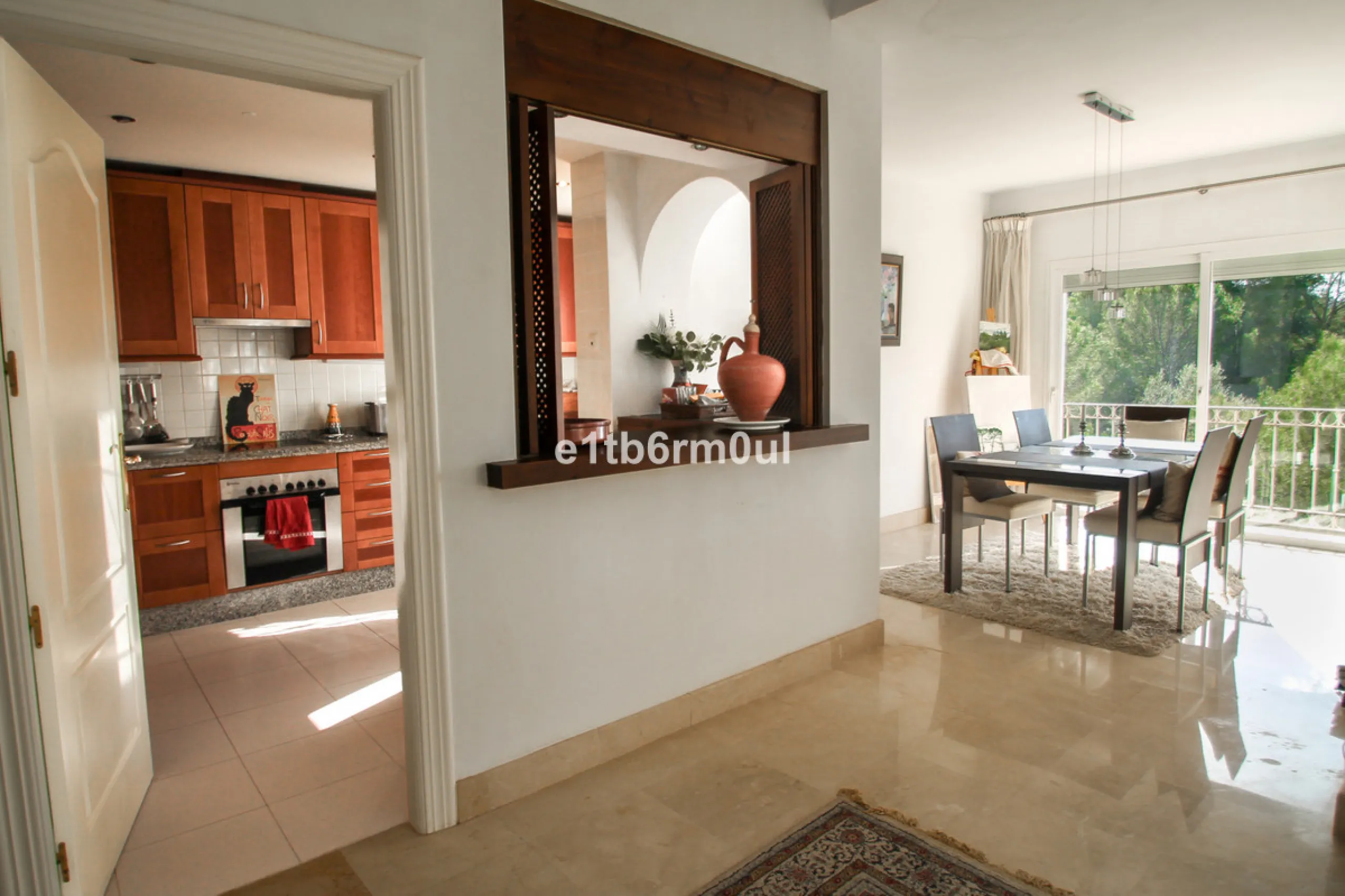 Immaculate modern South-facing three-bedroom townhouse within the stunning urbanisation of Zahara de Istán, just off the Istan road, and only a 10-minute drive from Marbella's Golden Mile, Puerto Banús and an array of amenities. The community offers immac