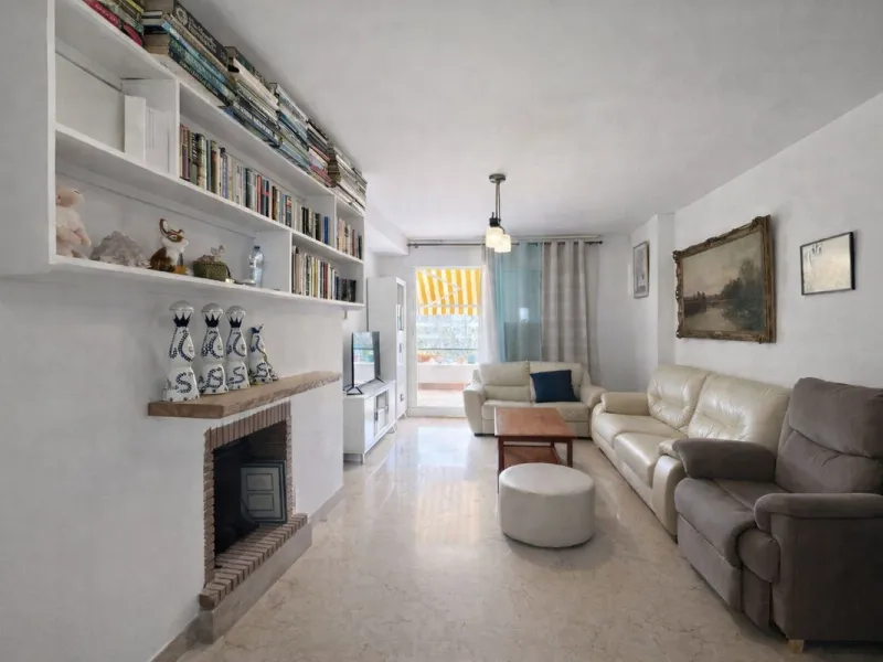 Apartment for sale in Guadalmina Alta with golf views