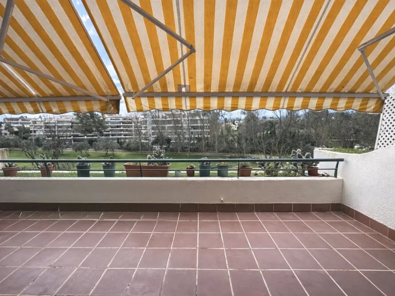 Apartment for sale in Guadalmina Alta with golf views