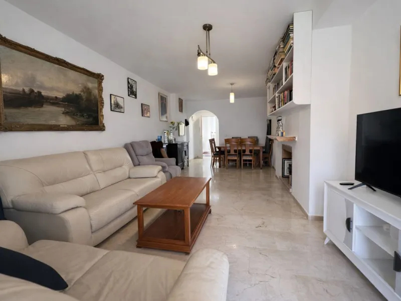 Apartment for sale in Guadalmina Alta with golf views