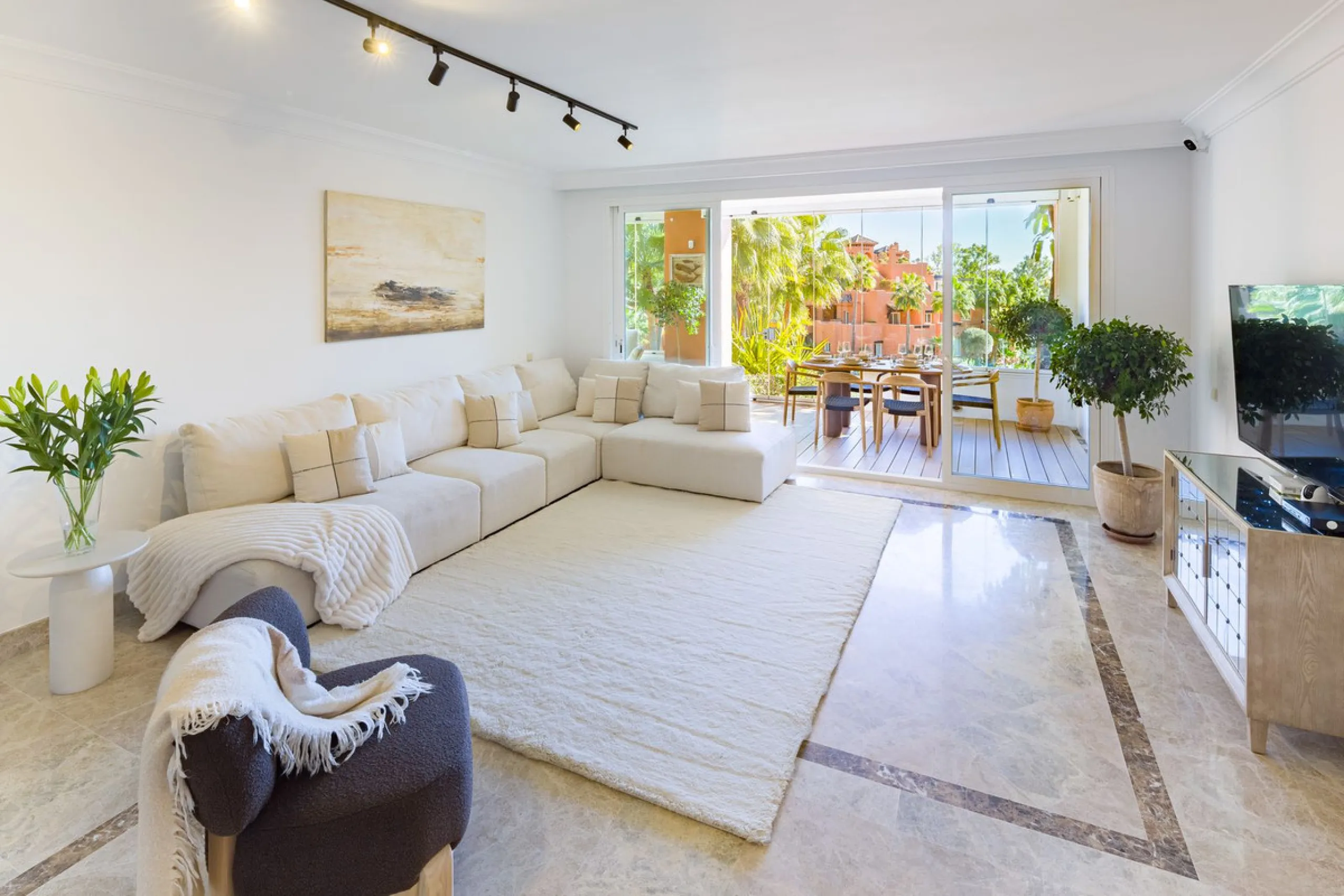Spektakuläre Wohnung mit vier Schlafzimmern und vier Badezimmern in Nueva Andalucía