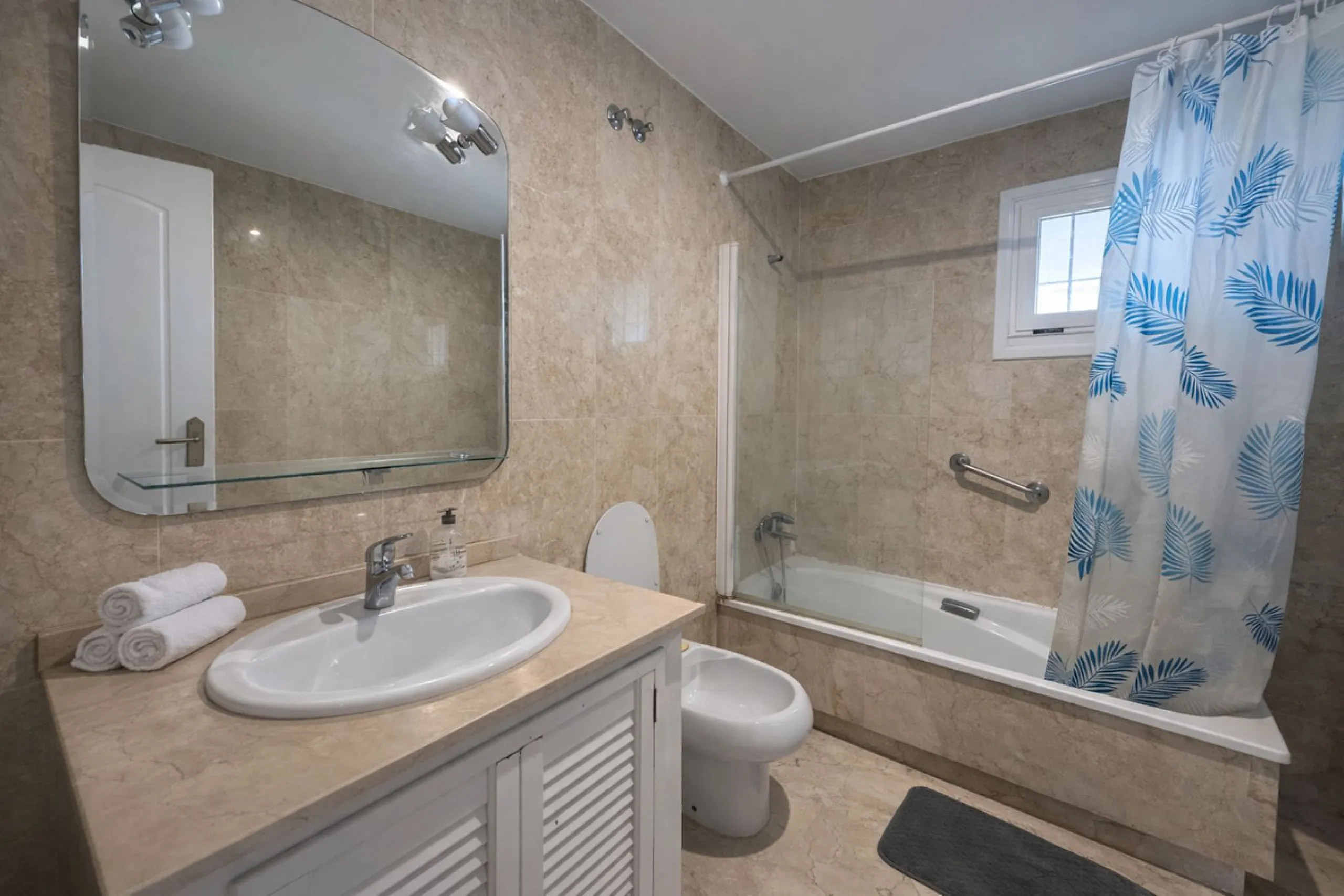 Apartment for sale in Guadalmina Alta with golf views