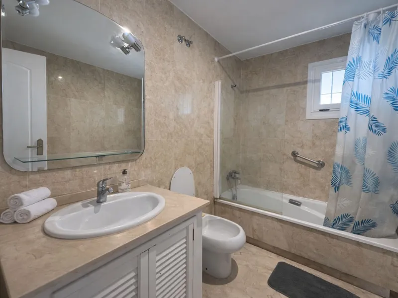 Apartment for sale in Guadalmina Alta with golf views