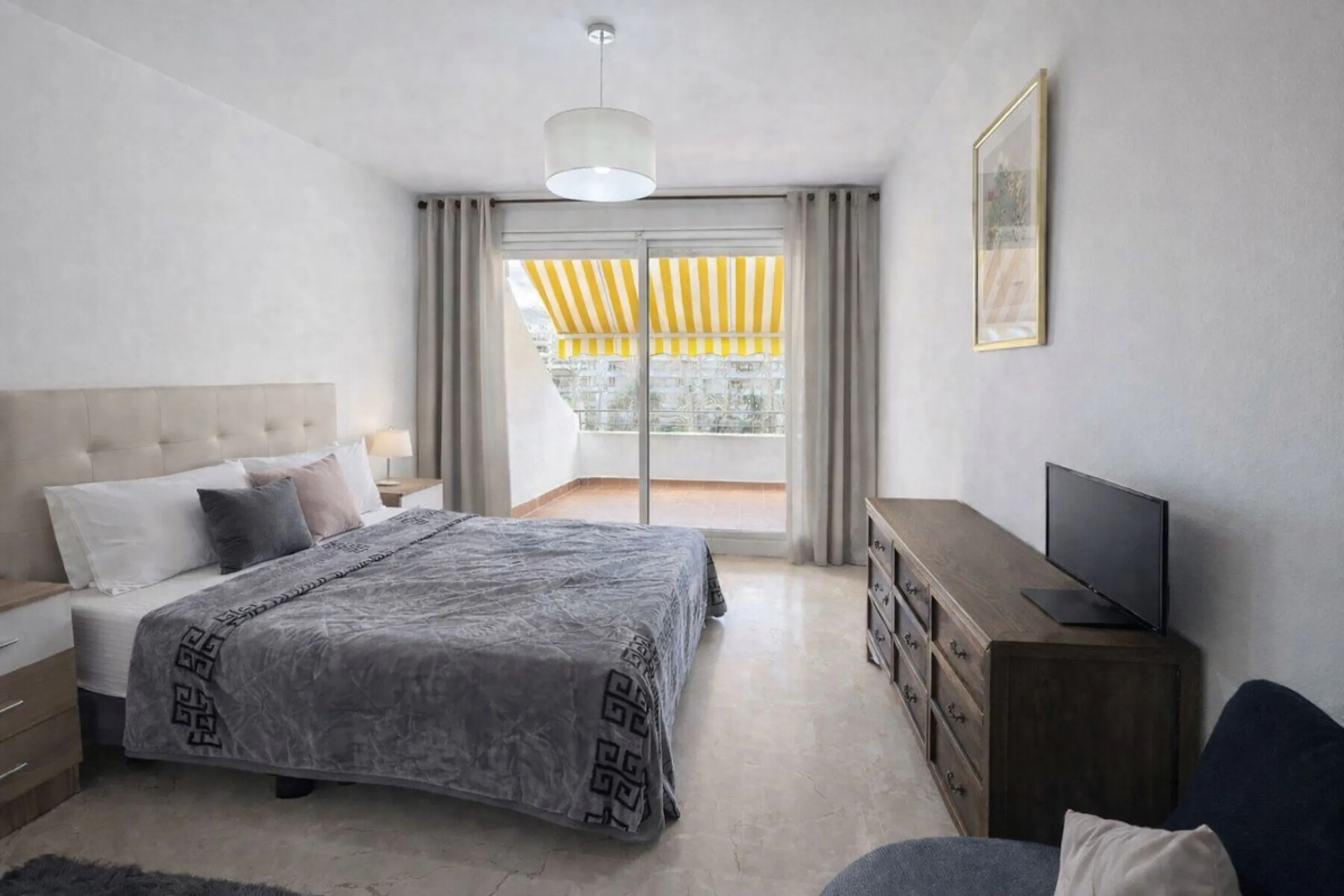 Apartment for sale in Guadalmina Alta with golf views