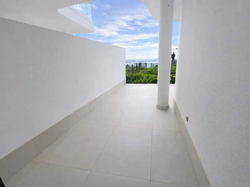 Ground floor 3-bedroom apartment with 100 m² private garden in El Higuerón