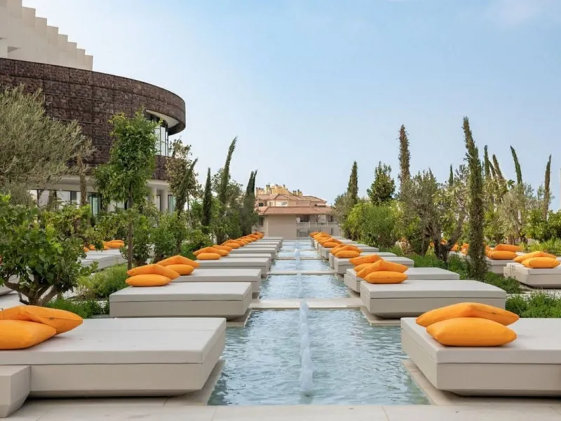 Ground floor 3-bedroom apartment with 100 m² private garden in El Higuerón