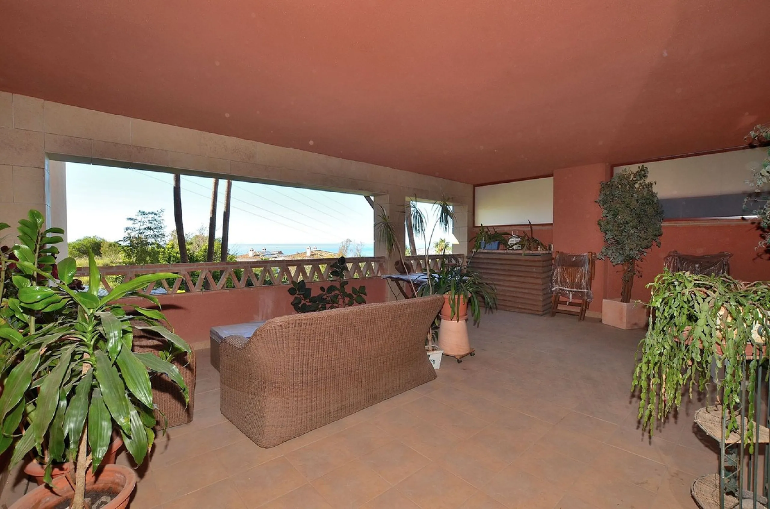 Apartment - Middle Floor Apartment в продаже в Benalmadena, Málaga. В доме 3 спален и 2 ванных комнат. Площадь дома 129 м²