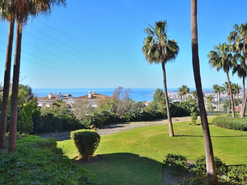 Apartment - Middle Floor Apartment в продаже в Benalmadena, Málaga. В доме 3 спален и 2 ванных комнат. Площадь дома 129 м²