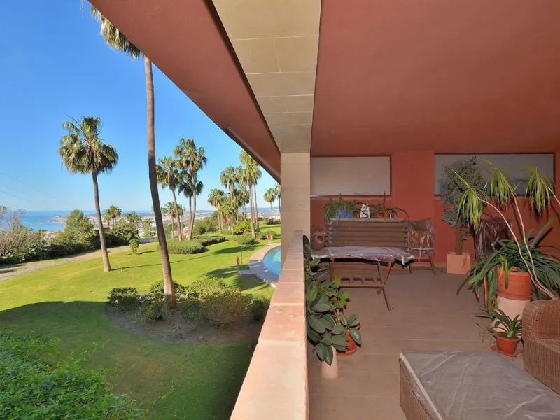 Apartment - Middle Floor Apartment в продаже в Benalmadena, Málaga. В доме 3 спален и 2 ванных комнат. Площадь дома 129 м²