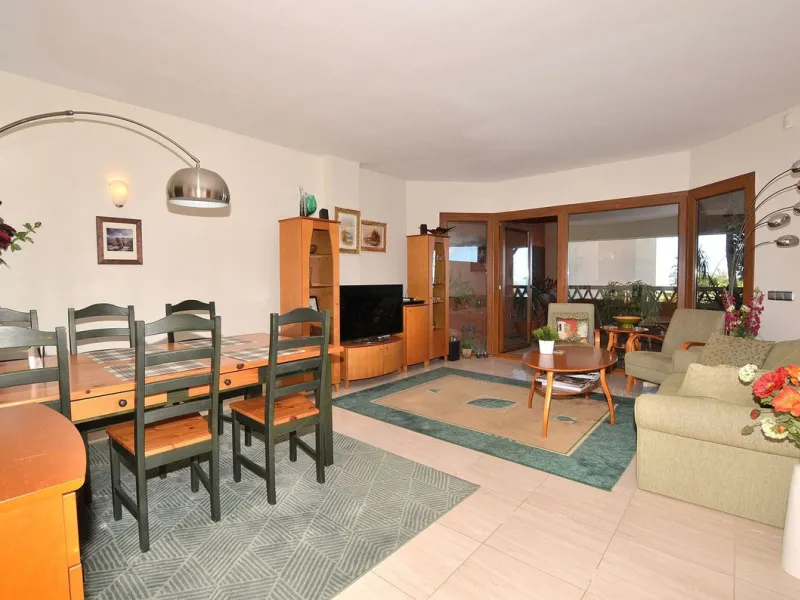 Apartment - Middle Floor Apartment в продаже в Benalmadena, Málaga. В доме 3 спален и 2 ванных комнат. Площадь дома 129 м²