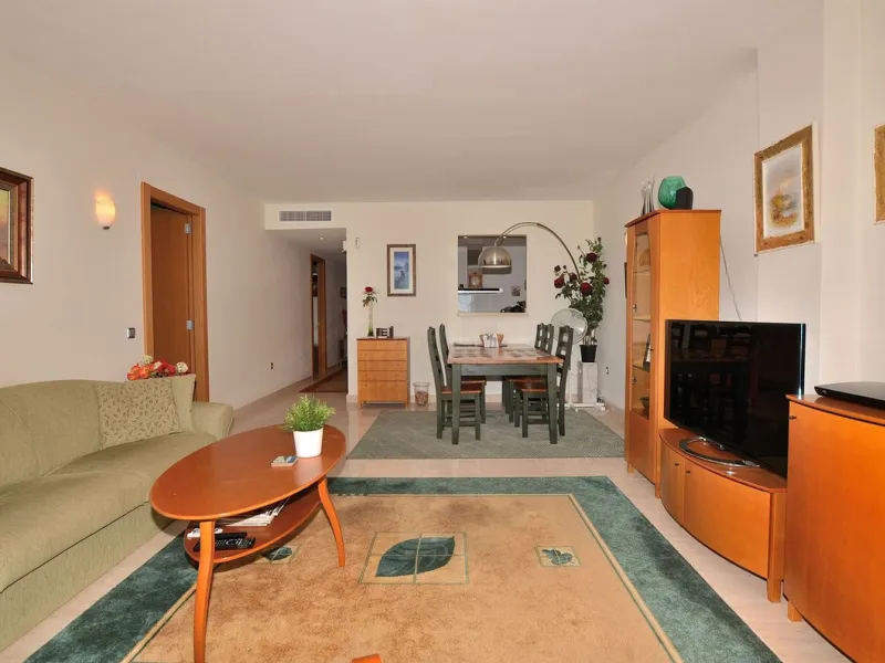 Apartment - Middle Floor Apartment в продаже в Benalmadena, Málaga. В доме 3 спален и 2 ванных комнат. Площадь дома 129 м²