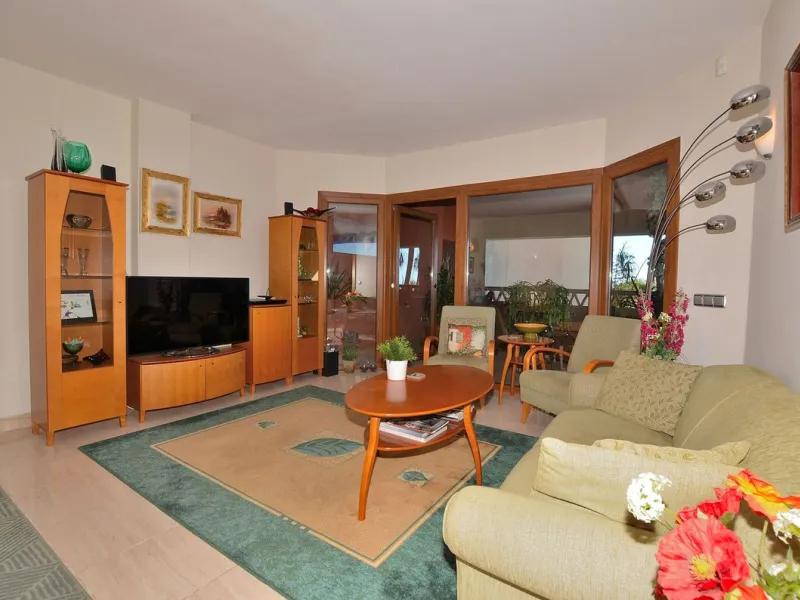 Apartment - Middle Floor Apartment в продаже в Benalmadena, Málaga. В доме 3 спален и 2 ванных комнат. Площадь дома 129 м²