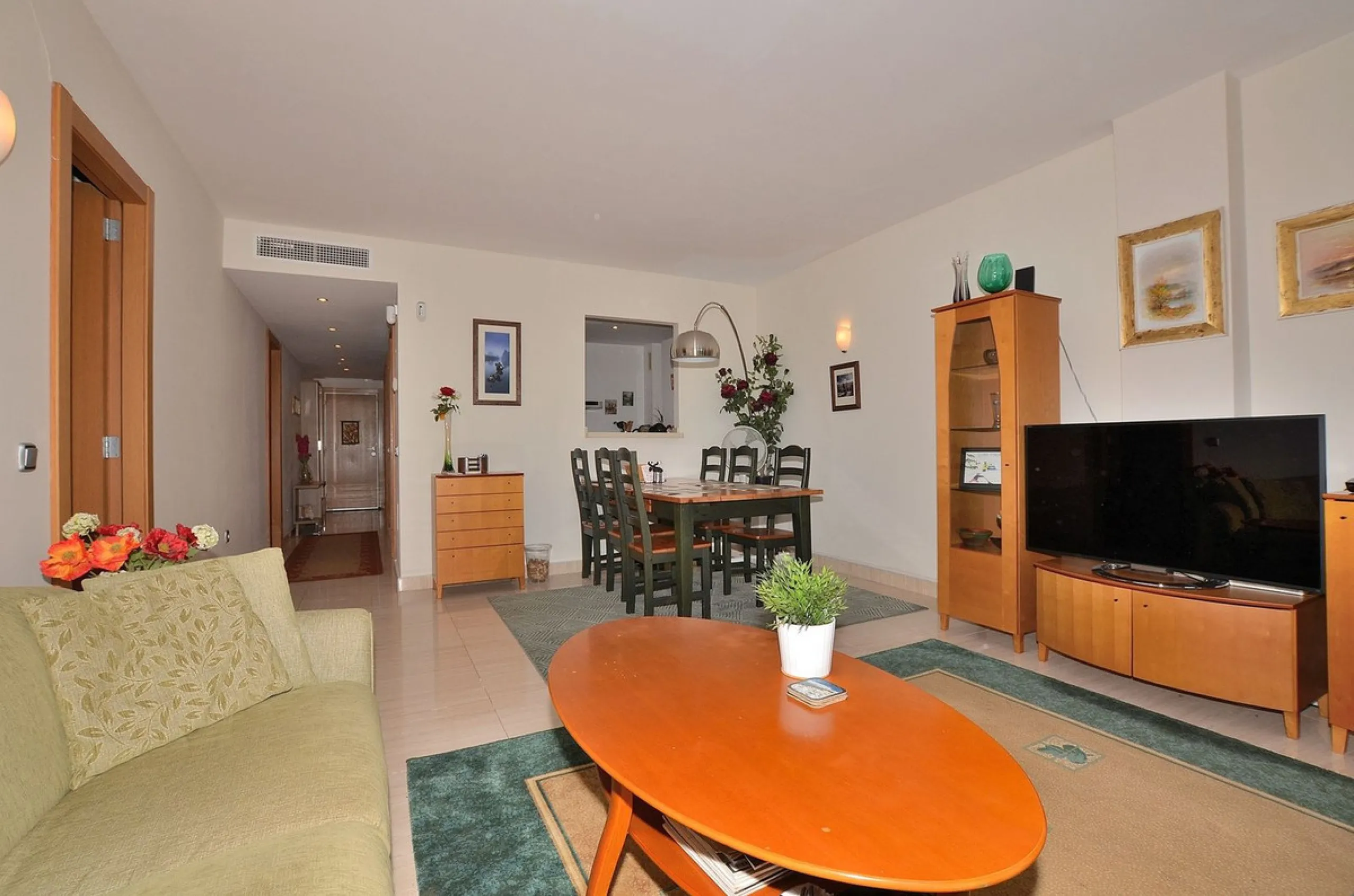 Apartment - Middle Floor Apartment в продаже в Benalmadena, Málaga. В доме 3 спален и 2 ванных комнат. Площадь дома 129 м²