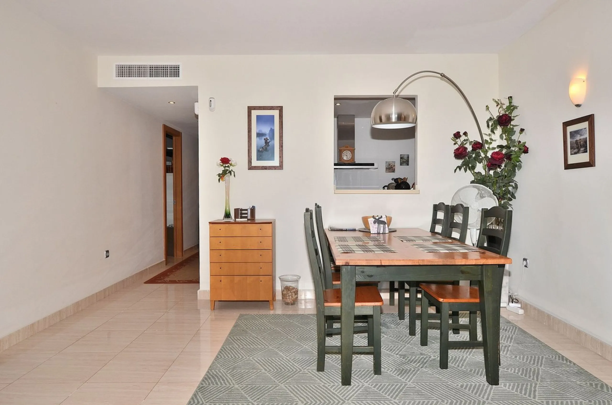 Apartment - Middle Floor Apartment в продаже в Benalmadena, Málaga. В доме 3 спален и 2 ванных комнат. Площадь дома 129 м²