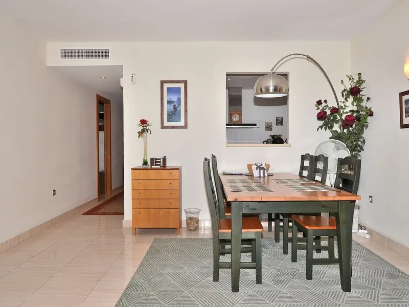 Apartment - Middle Floor Apartment в продаже в Benalmadena, Málaga. В доме 3 спален и 2 ванных комнат. Площадь дома 129 м²
