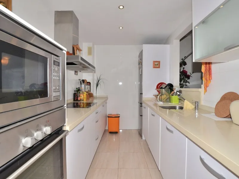 Apartment - Middle Floor Apartment в продаже в Benalmadena, Málaga. В доме 3 спален и 2 ванных комнат. Площадь дома 129 м²