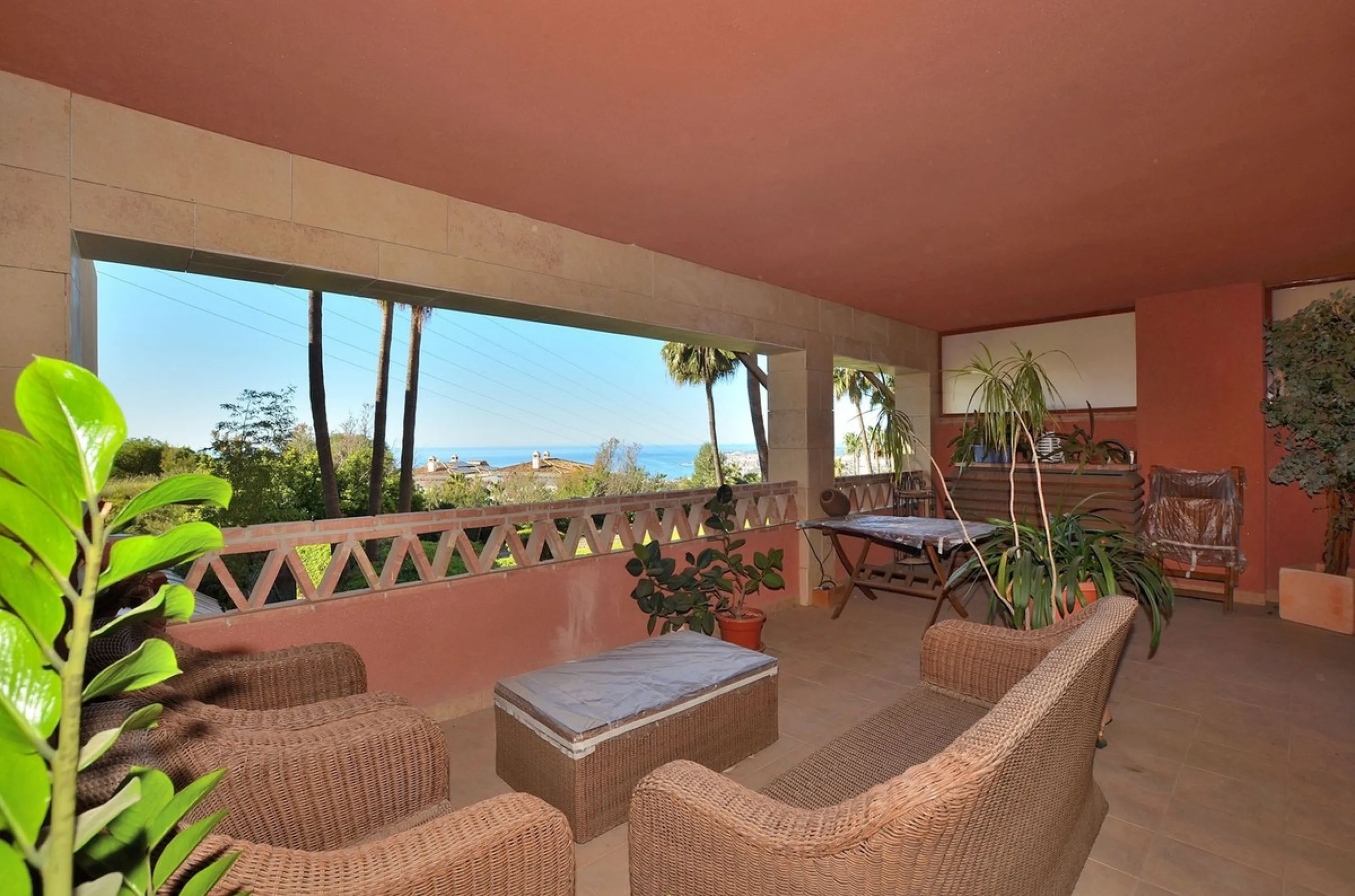 Apartment - Middle Floor Apartment в продаже в Benalmadena, Málaga. В доме 3 спален и 2 ванных комнат. Площадь дома 129 м²