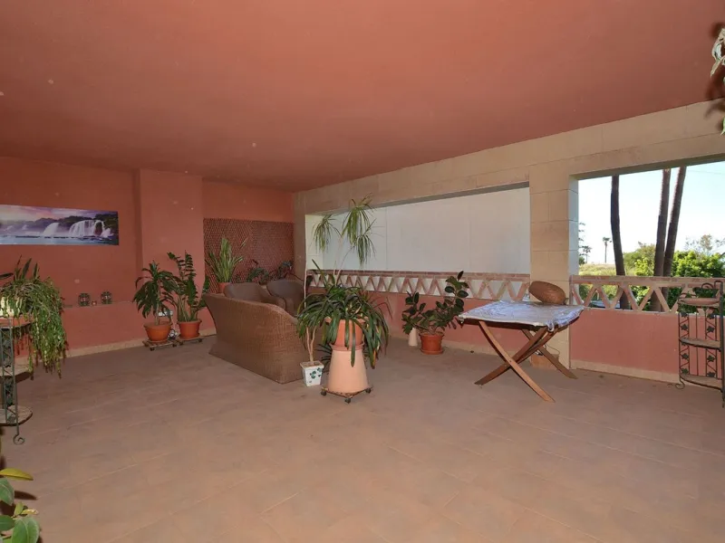 Apartment - Middle Floor Apartment в продаже в Benalmadena, Málaga. В доме 3 спален и 2 ванных комнат. Площадь дома 129 м²