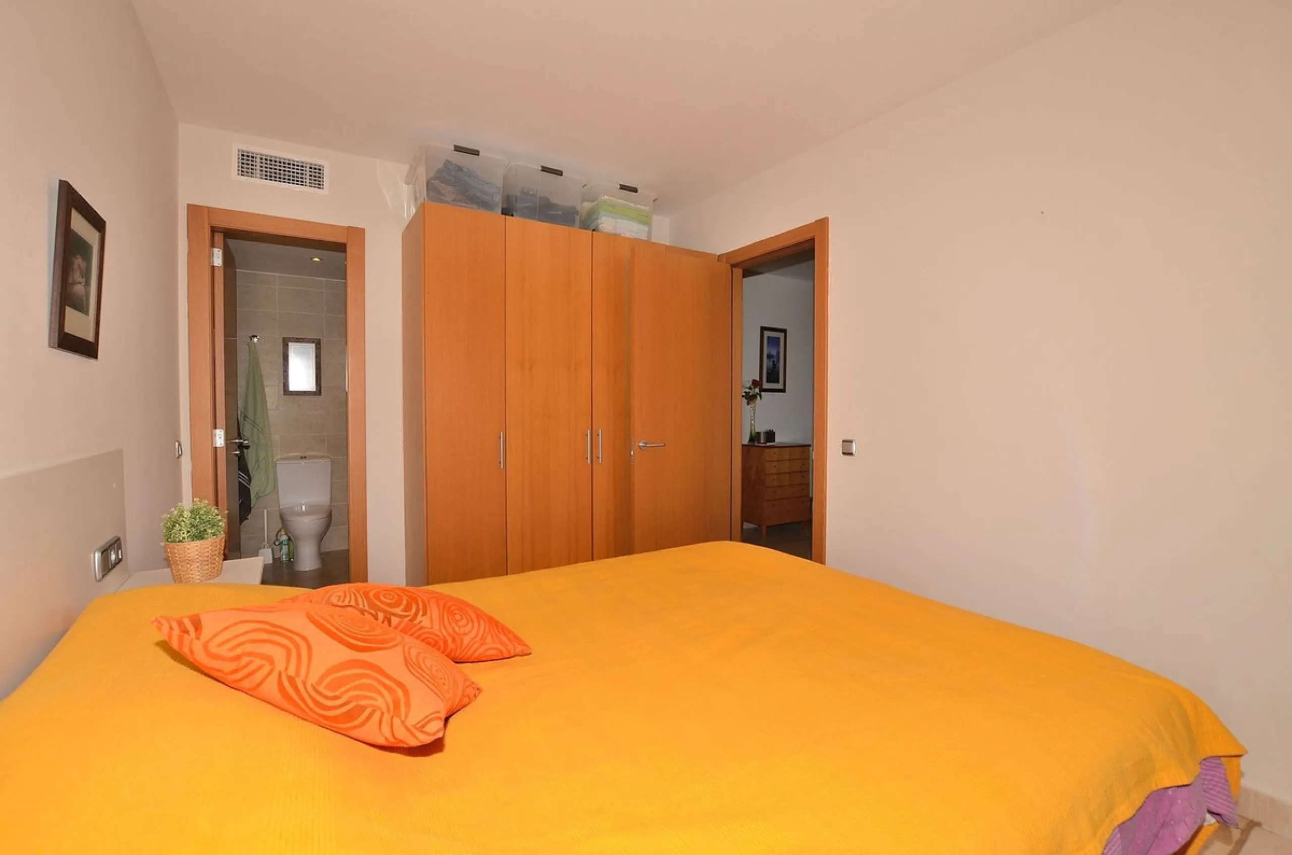 Apartment - Middle Floor Apartment в продаже в Benalmadena, Málaga. В доме 3 спален и 2 ванных комнат. Площадь дома 129 м²