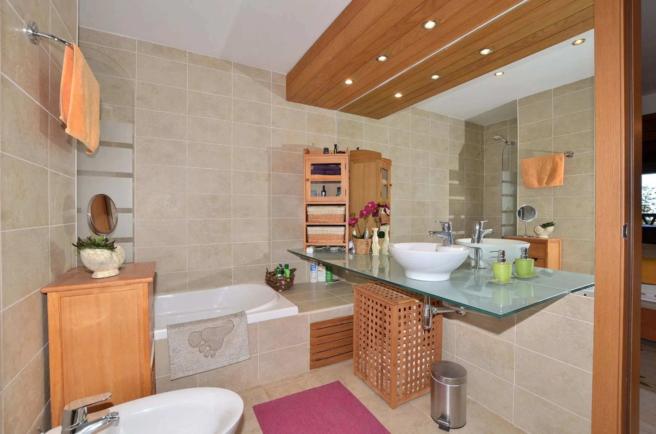 Apartment - Middle Floor Apartment в продаже в Benalmadena, Málaga. В доме 3 спален и 2 ванных комнат. Площадь дома 129 м²