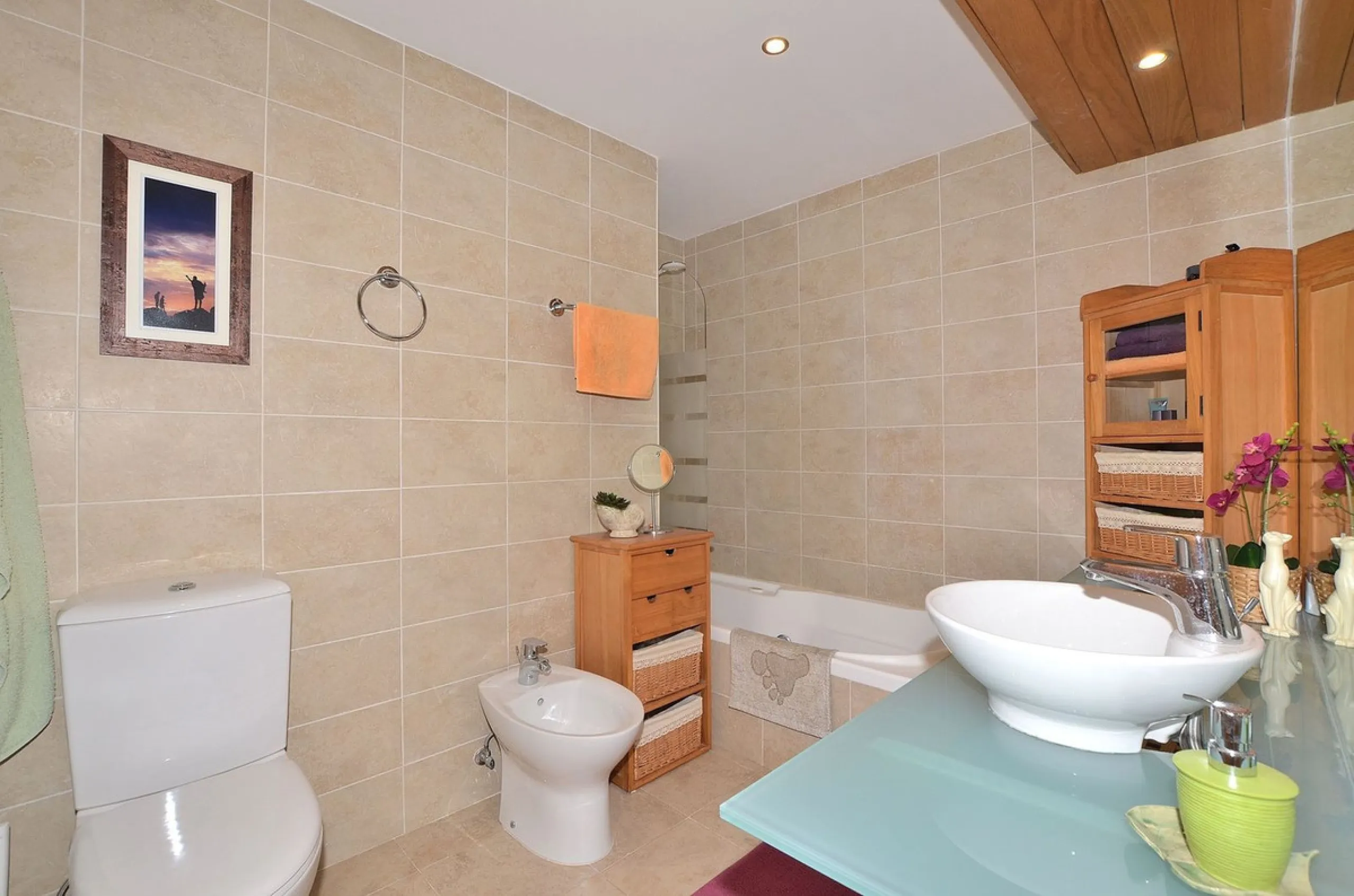 Apartment - Middle Floor Apartment в продаже в Benalmadena, Málaga. В доме 3 спален и 2 ванных комнат. Площадь дома 129 м²