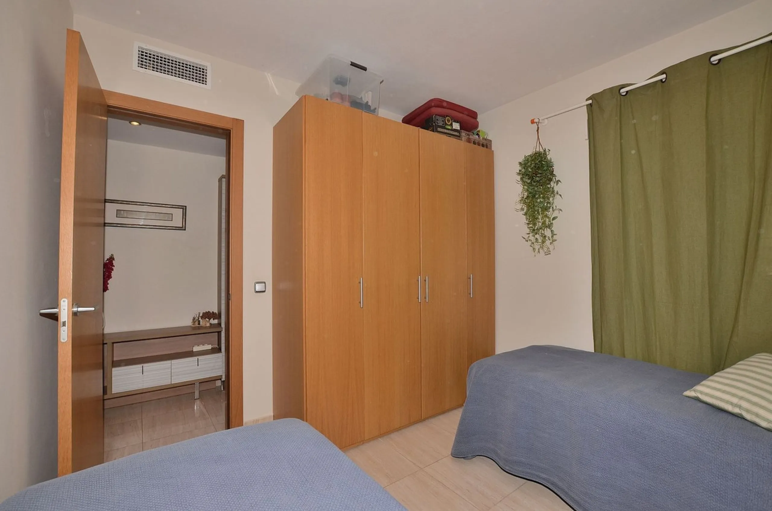 Apartment - Middle Floor Apartment в продаже в Benalmadena, Málaga. В доме 3 спален и 2 ванных комнат. Площадь дома 129 м²