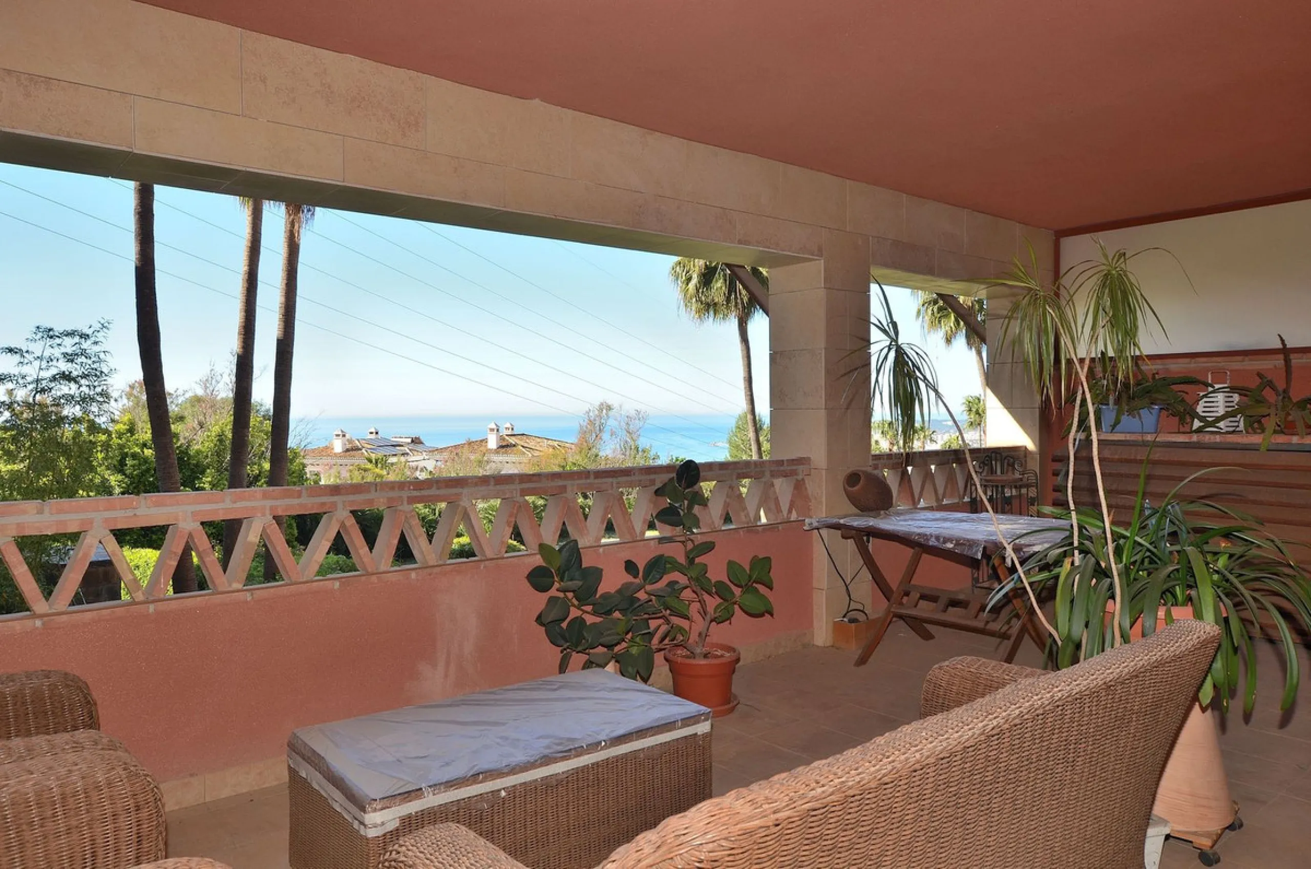 Apartment - Middle Floor Apartment в продаже в Benalmadena, Málaga. В доме 3 спален и 2 ванных комнат. Площадь дома 129 м²