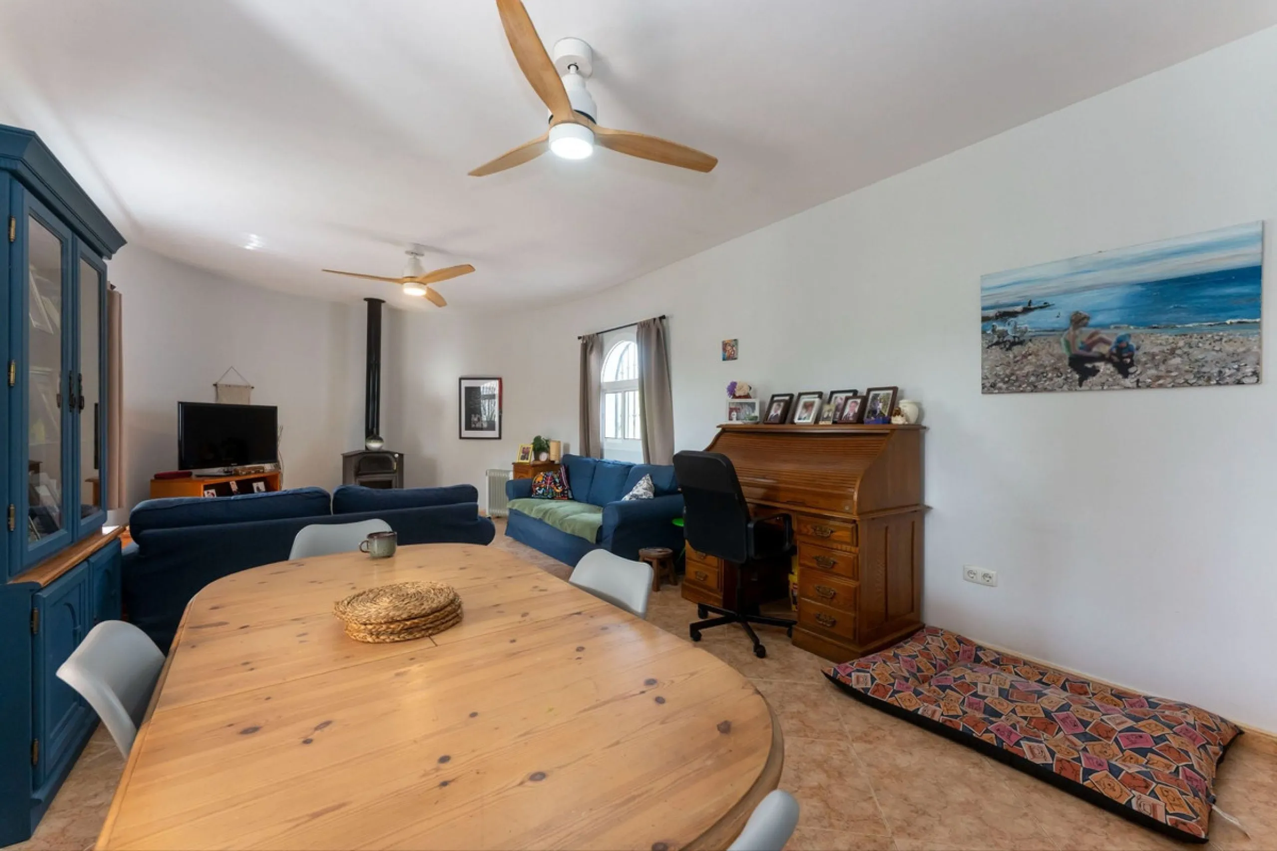 House - Finca - Cortijo в продаже в Casarabonela, Málaga. В доме 3 спален и 2 ванных комнат. Площадь дома 142 м². Площадь участка 6000 м²