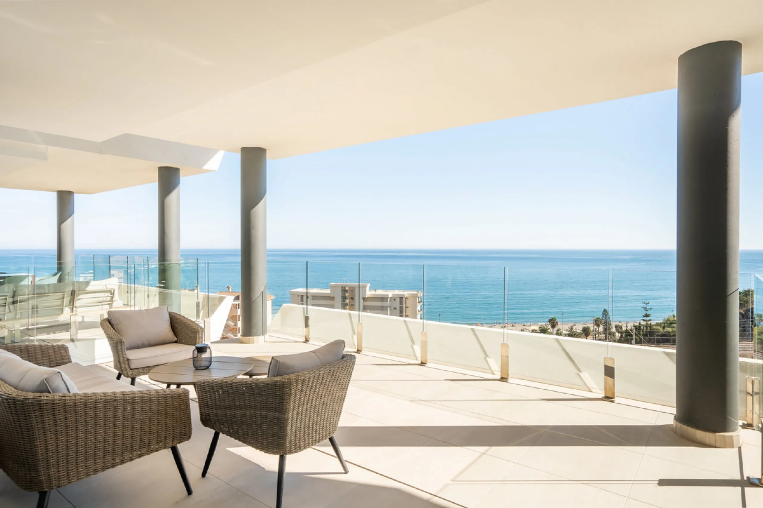 Apartment - Middle Floor Apartment в продаже в Fuengirola, Málaga. В доме 2 спален и 2 ванных комнат. Площадь дома 69 м²