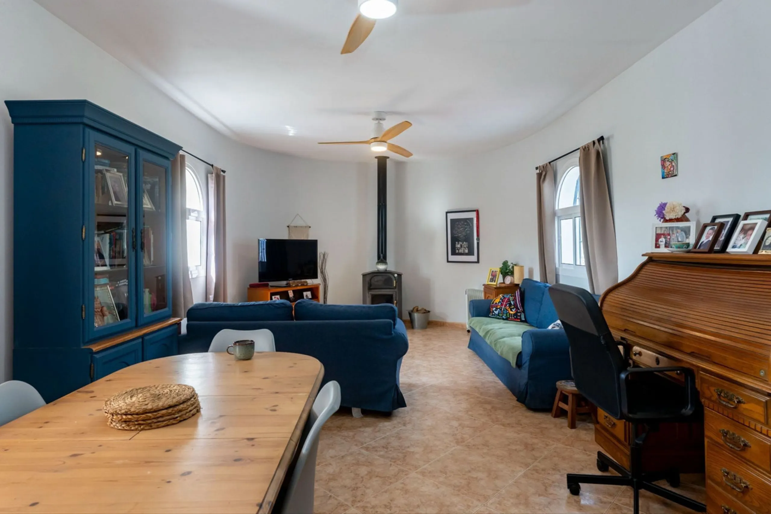 House - Finca - Cortijo в продаже в Casarabonela, Málaga. В доме 3 спален и 2 ванных комнат. Площадь дома 142 м². Площадь участка 6000 м²