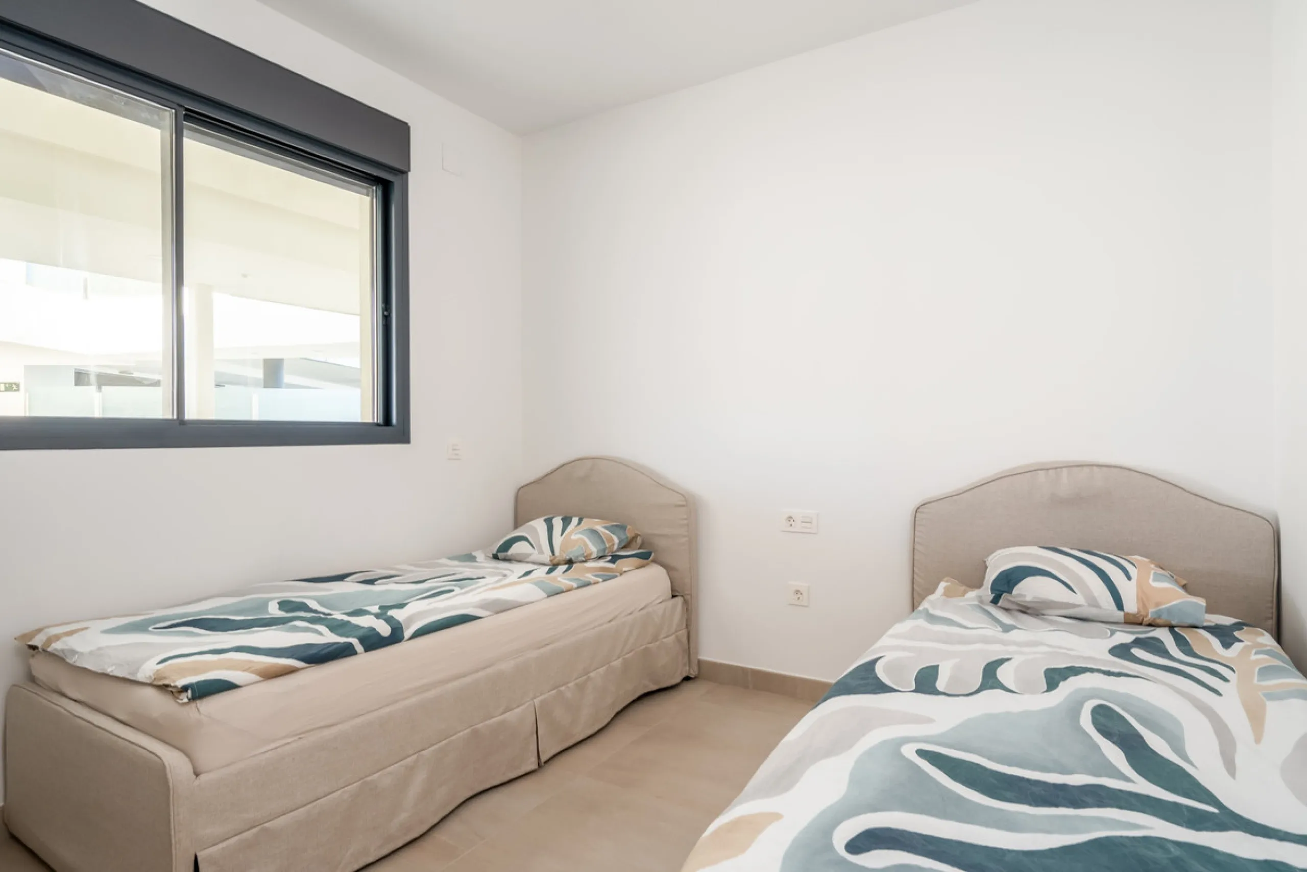 Apartment - Middle Floor Apartment в продаже в Fuengirola, Málaga. В доме 2 спален и 2 ванных комнат. Площадь дома 69 м²