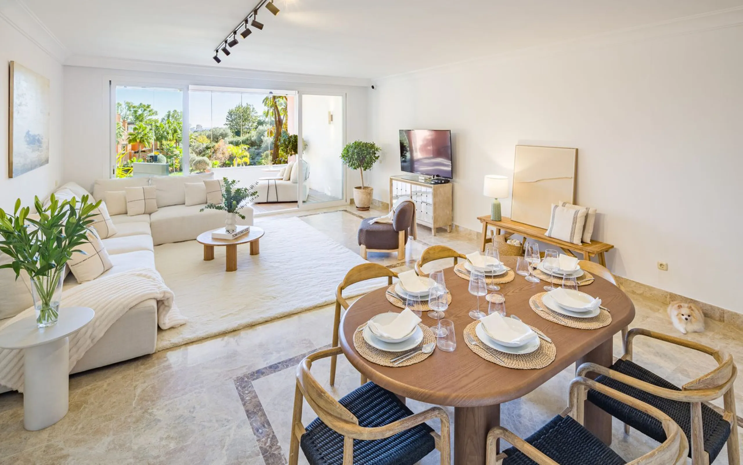 Spektakuläre Wohnung mit vier Schlafzimmern und vier Badezimmern in Nueva Andalucía