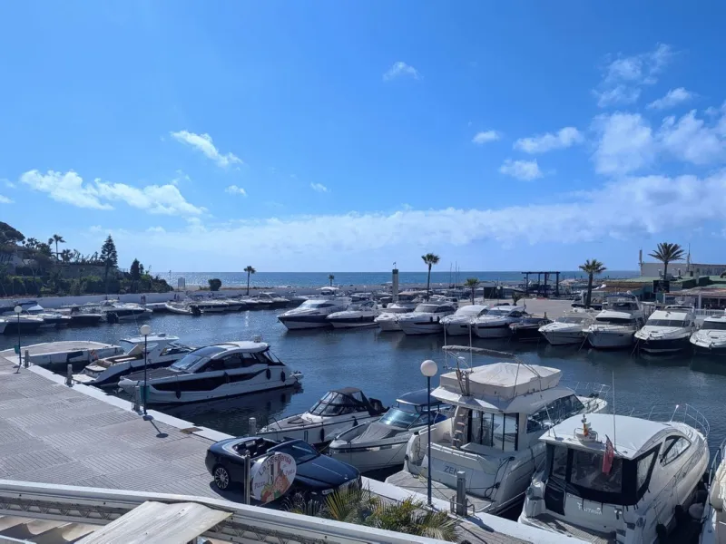 Incredible Frontline Apartment in Cabopino Port – A Rare Gem on the Costa del Sol