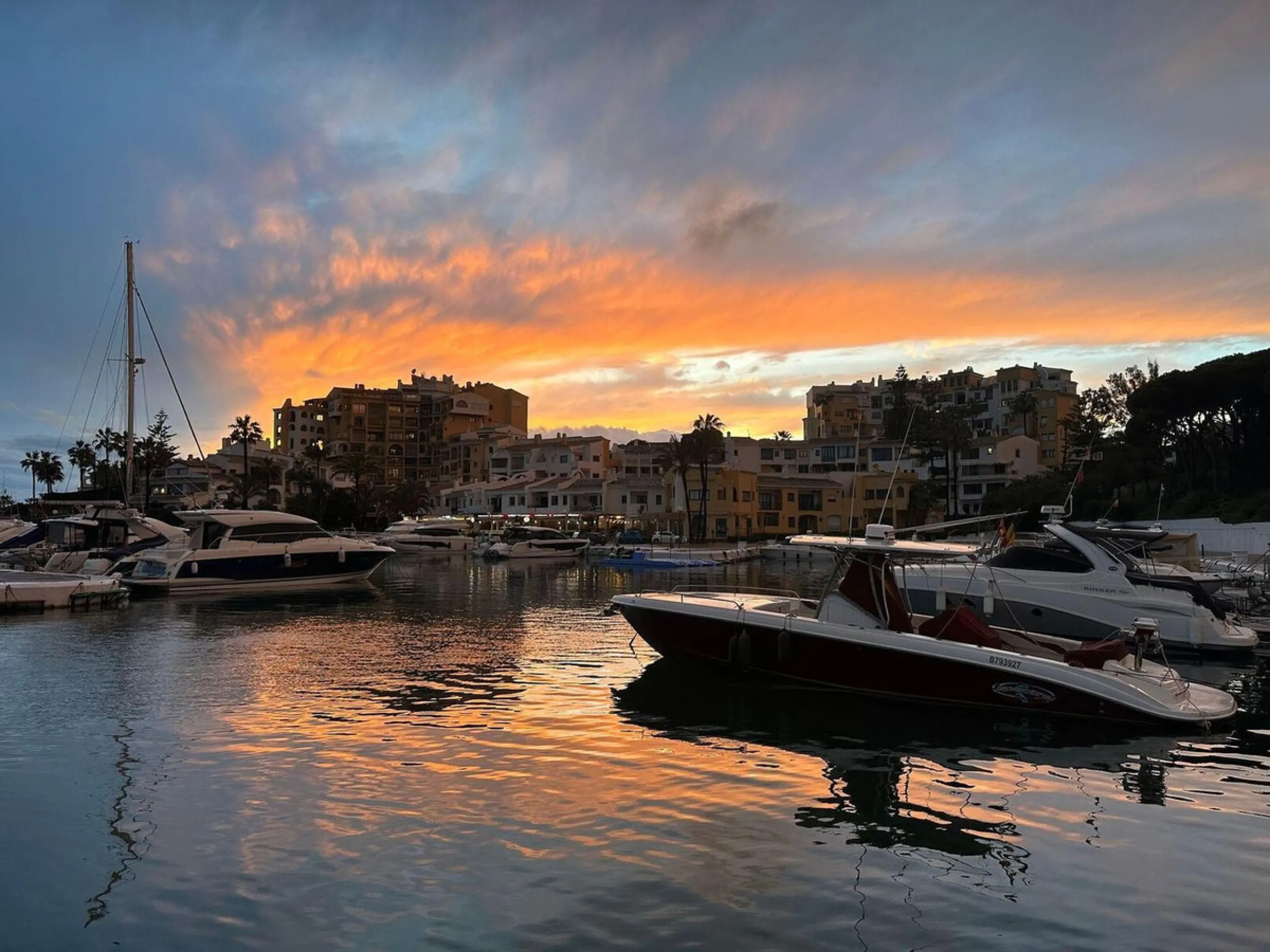 Incredible Frontline Apartment in Cabopino Port – A Rare Gem on the Costa del Sol