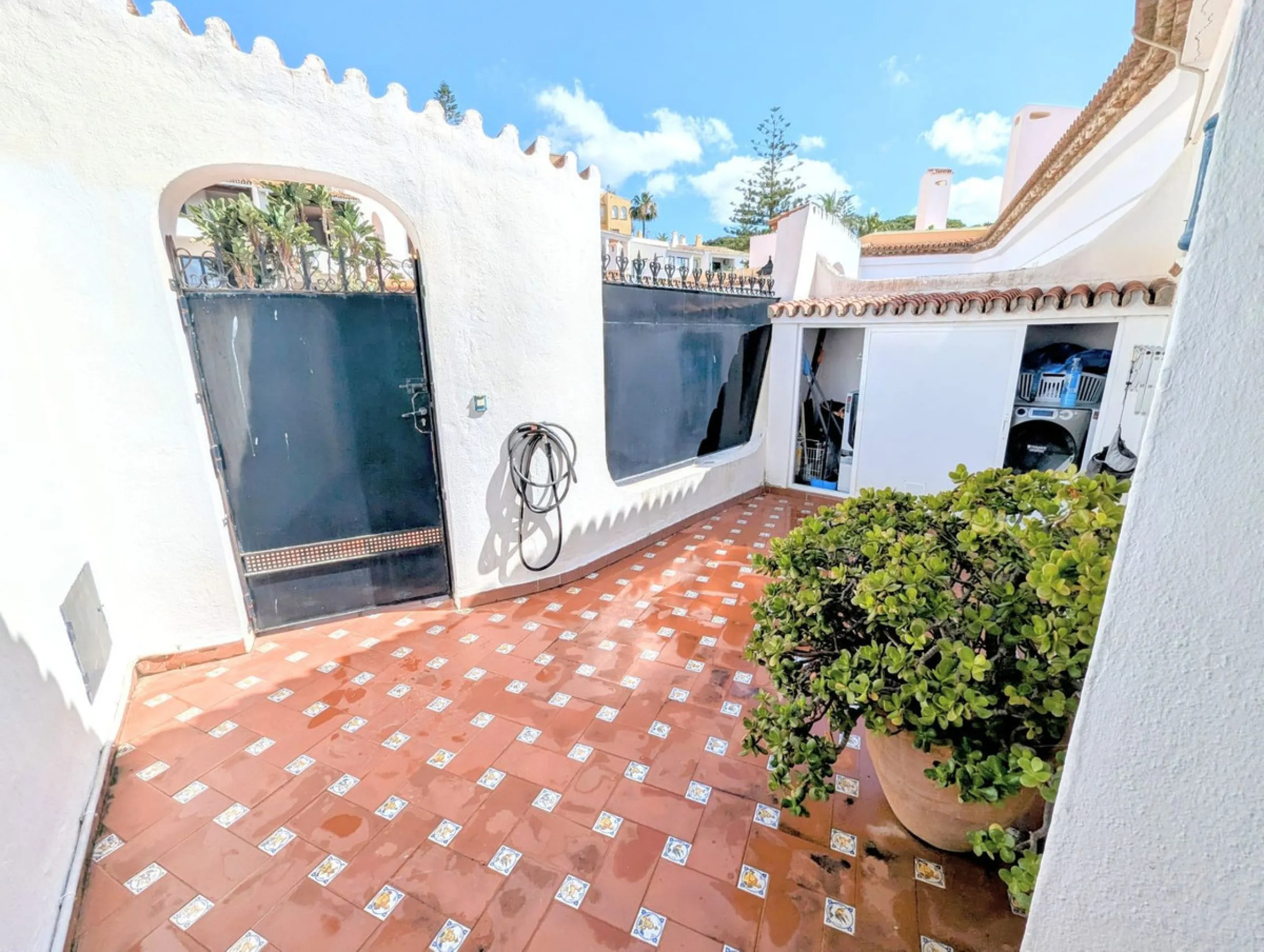 Incredible Frontline Apartment in Cabopino Port – A Rare Gem on the Costa del Sol
