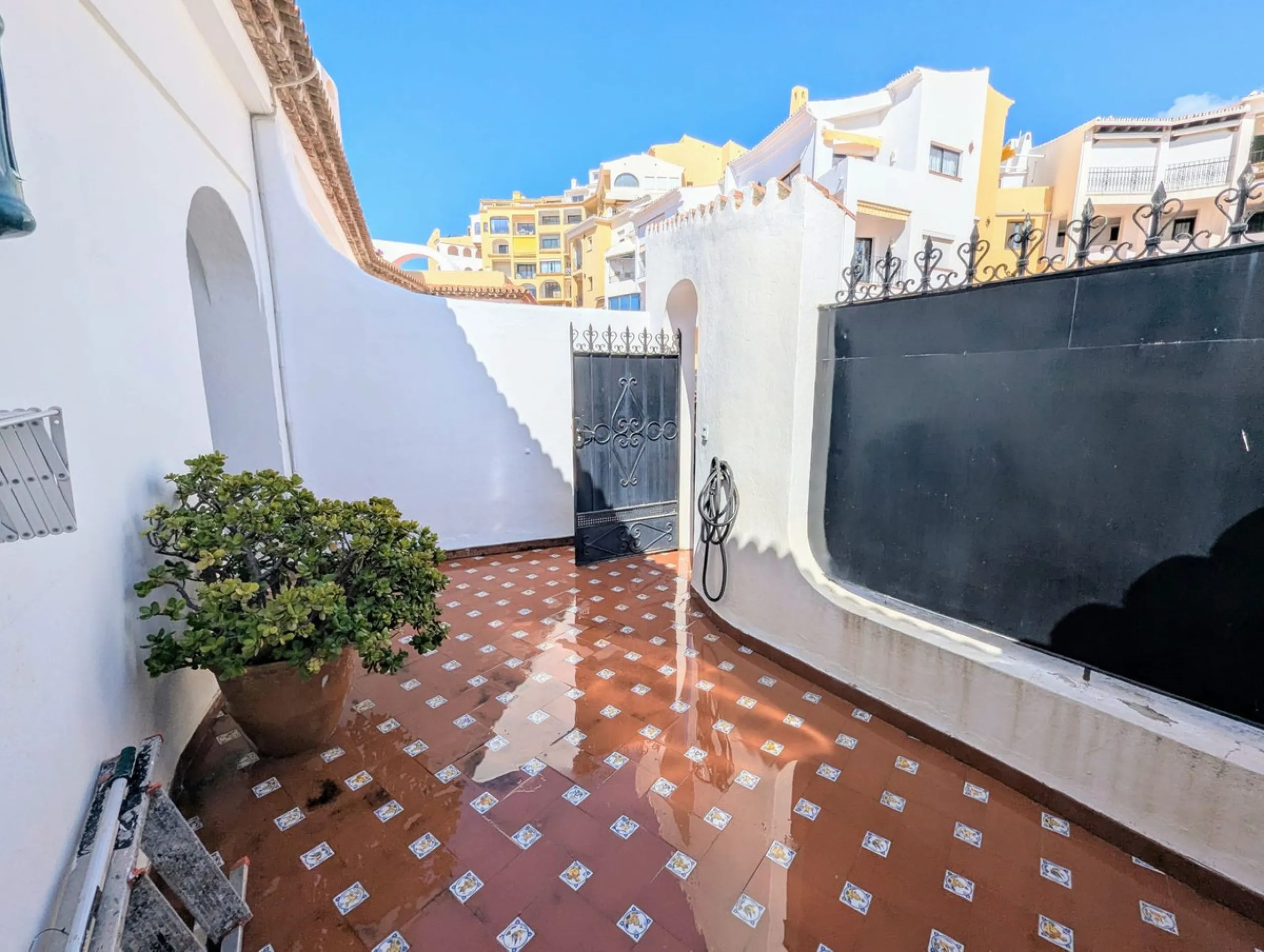 Incredible Frontline Apartment in Cabopino Port – A Rare Gem on the Costa del Sol