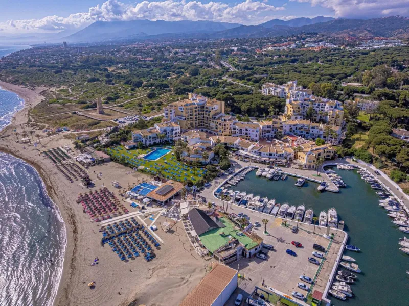 Incredible Frontline Apartment in Cabopino Port – A Rare Gem on the Costa del Sol