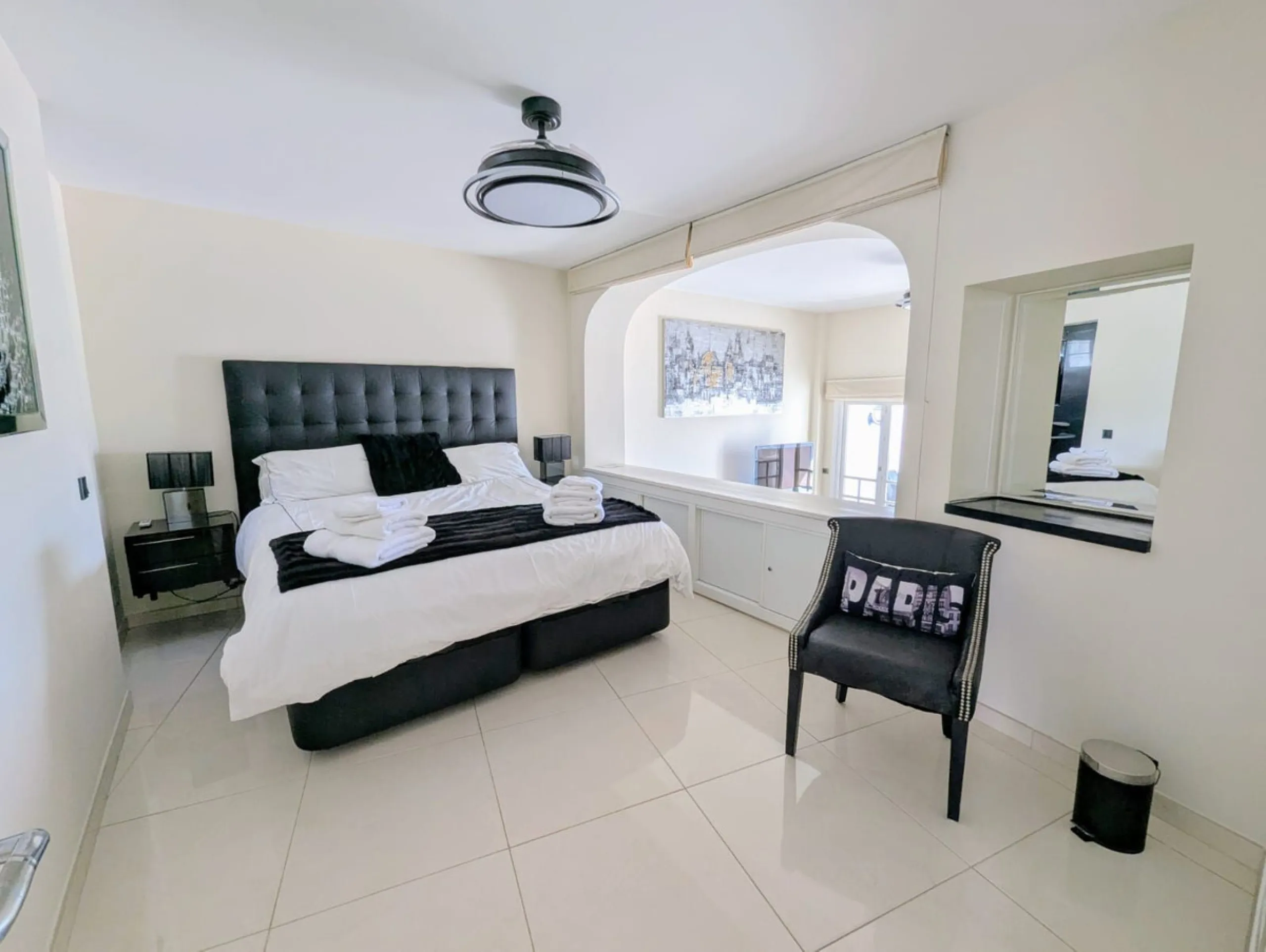 Incredible Frontline Apartment in Cabopino Port – A Rare Gem on the Costa del Sol