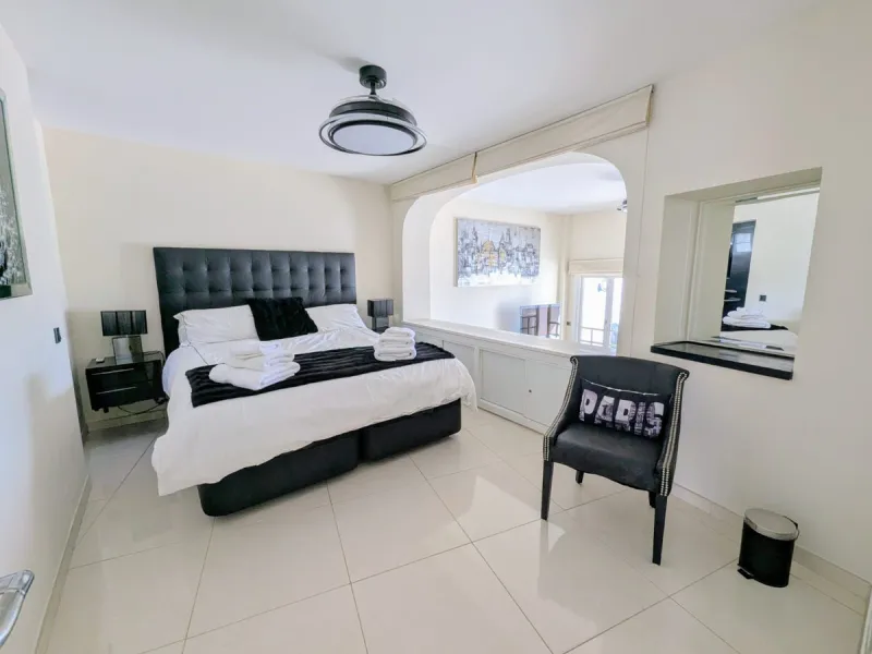 Incredible Frontline Apartment in Cabopino Port – A Rare Gem on the Costa del Sol
