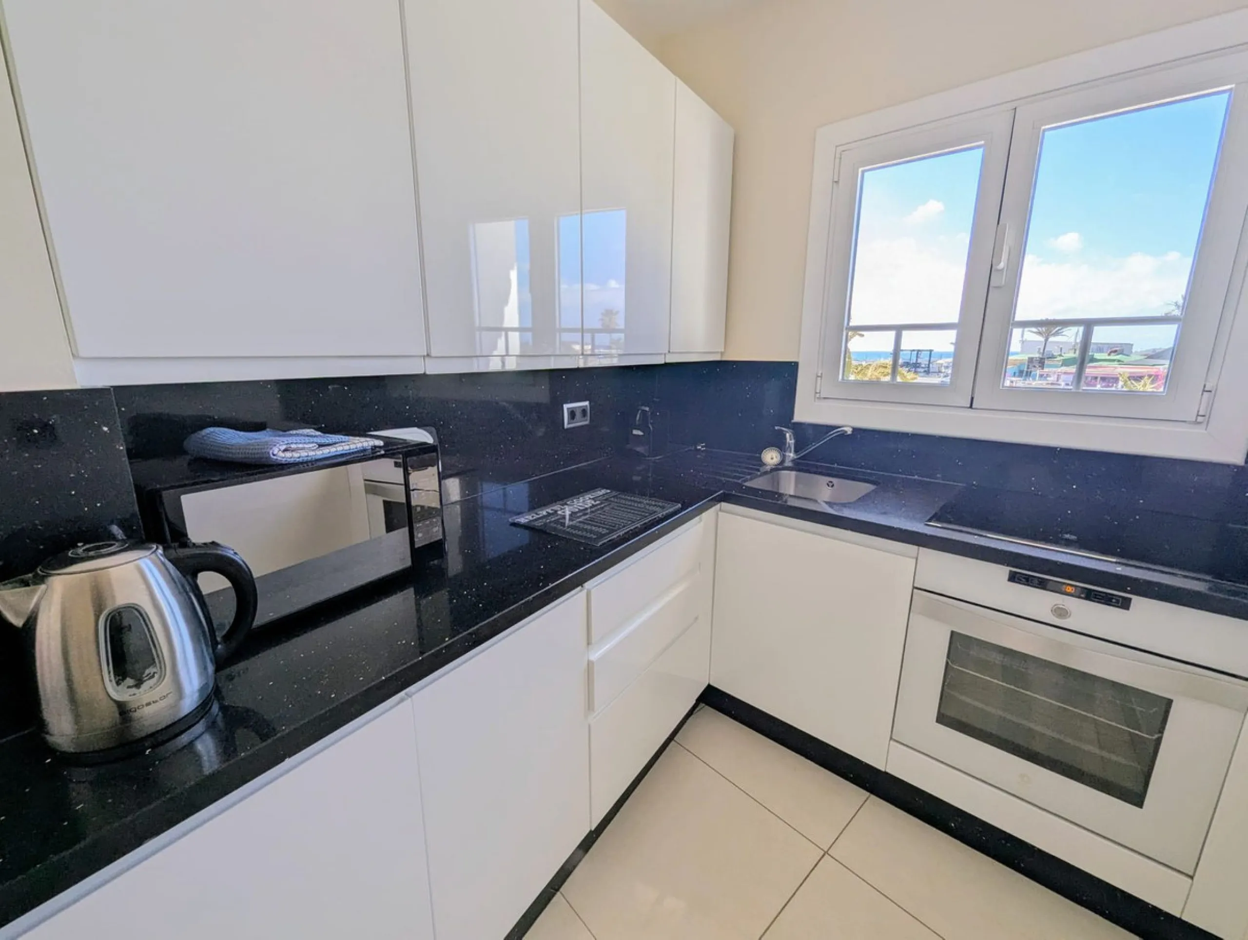 Incredible Frontline Apartment in Cabopino Port – A Rare Gem on the Costa del Sol