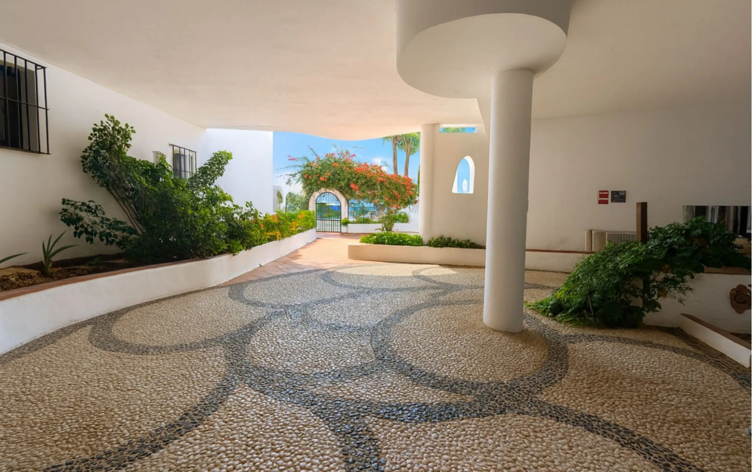 Incredible Frontline Apartment in Cabopino Port – A Rare Gem on the Costa del Sol
