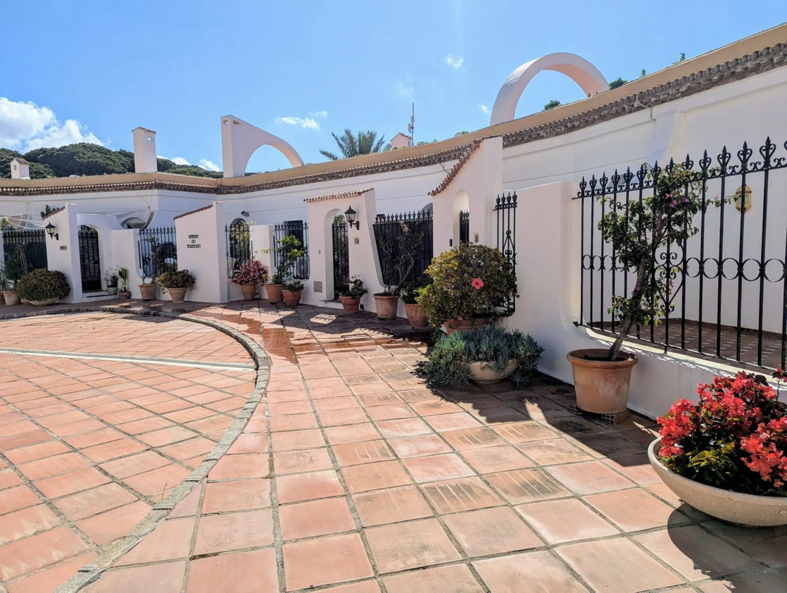 Incredible Frontline Apartment in Cabopino Port – A Rare Gem on the Costa del Sol