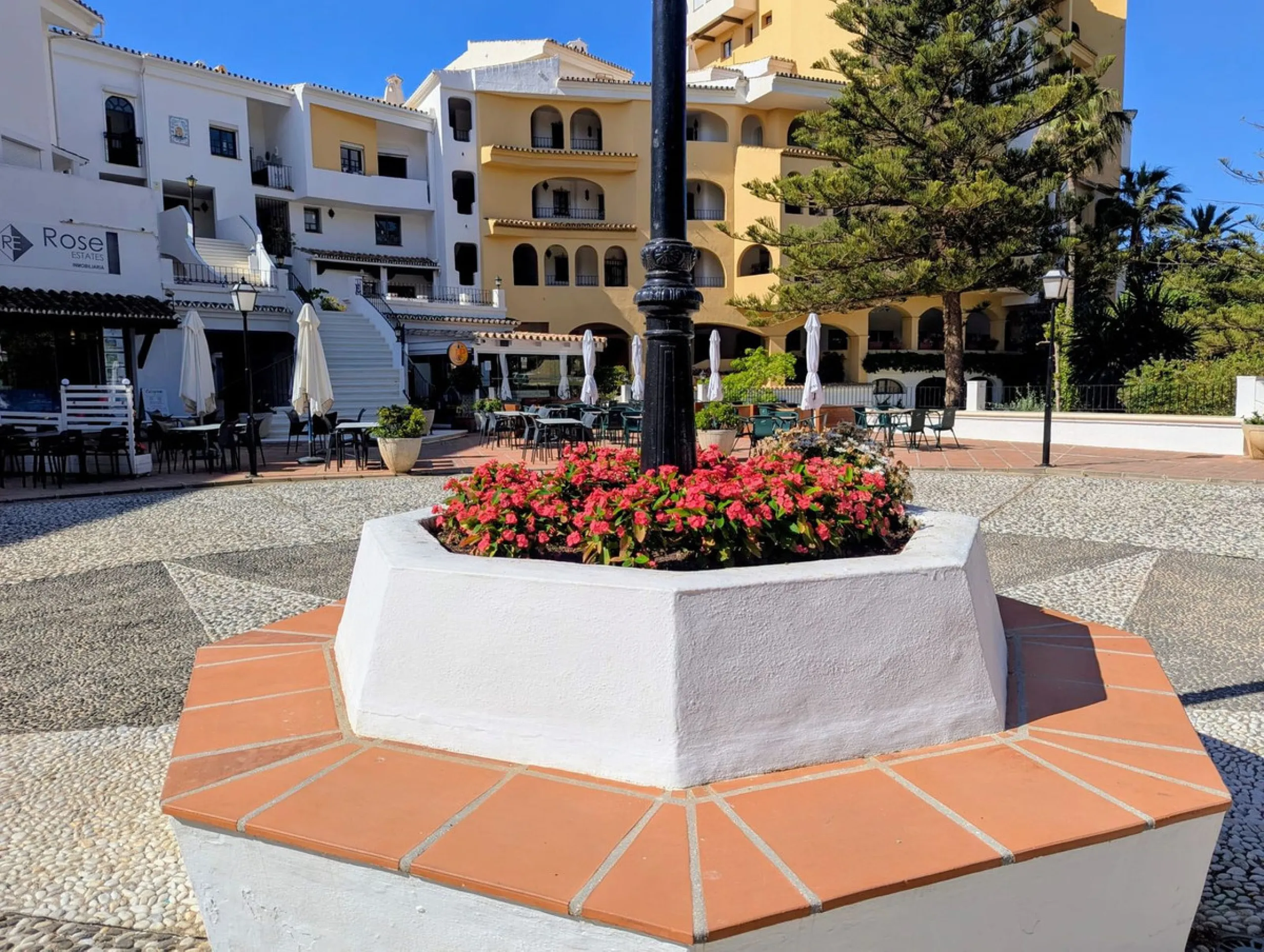 Incredible Frontline Apartment in Cabopino Port – A Rare Gem on the Costa del Sol