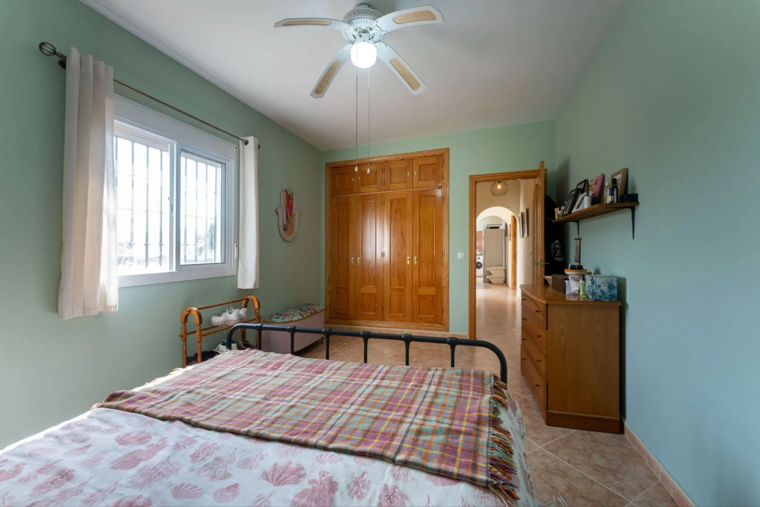 House - Finca - Cortijo в продаже в Casarabonela, Málaga. В доме 3 спален и 2 ванных комнат. Площадь дома 142 м². Площадь участка 6000 м²