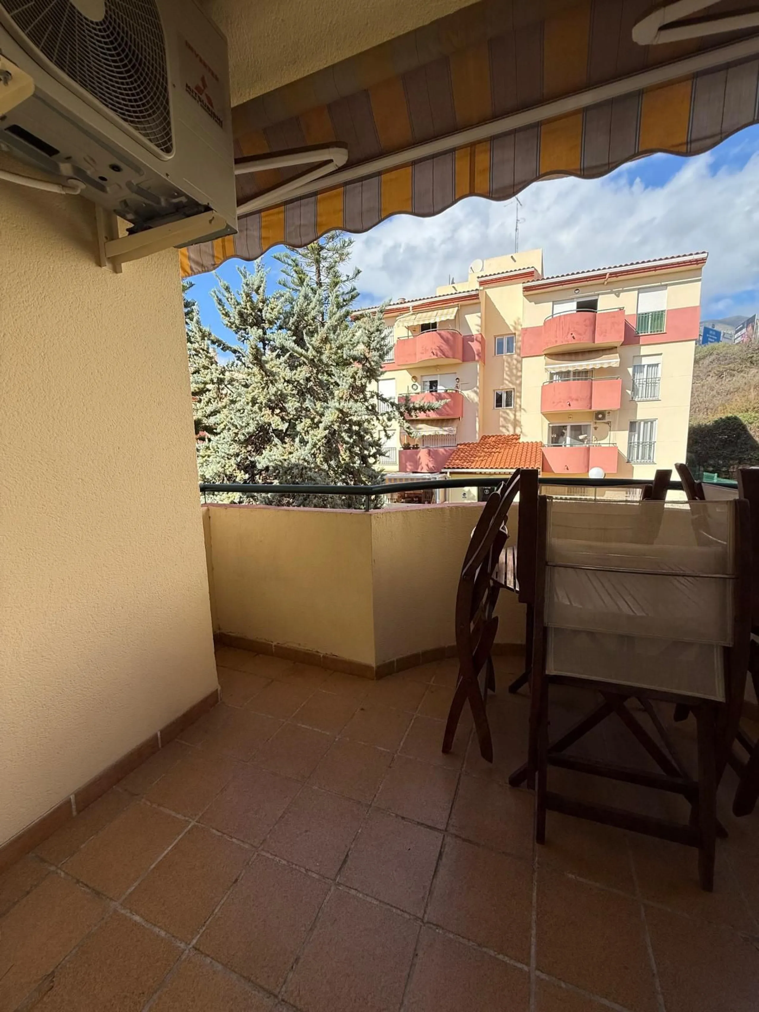 Bright Reformed Apartment in Miraflores – Marbella: Ideal for Coastal Living or Investment